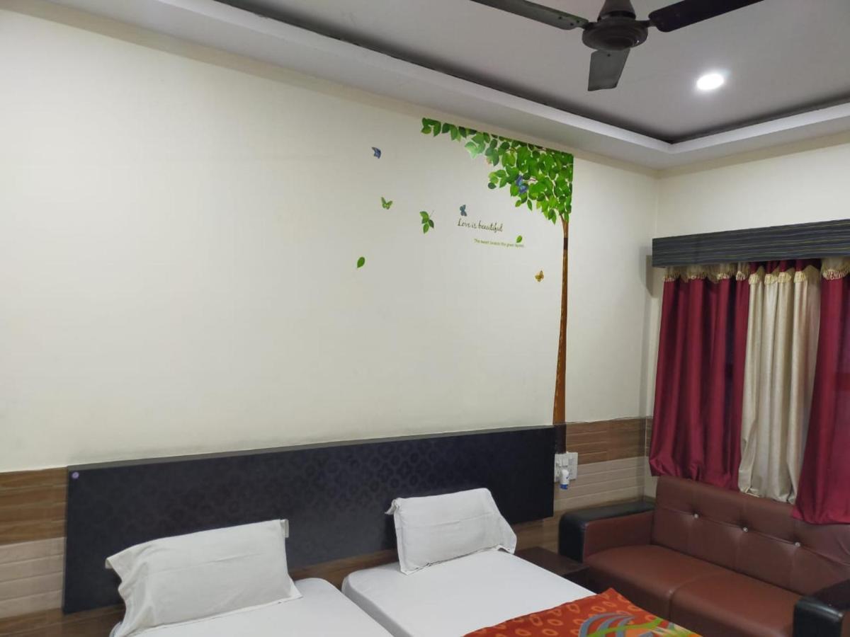 Hotel Buddha Kushinagar Екстериор снимка