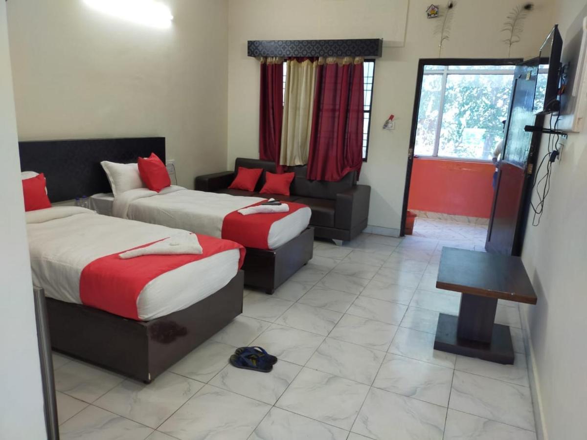 Hotel Buddha Kushinagar Екстериор снимка